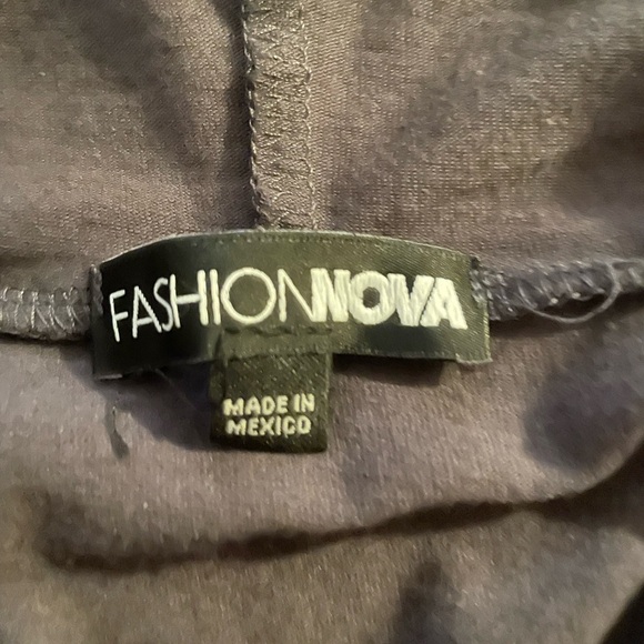 Fashion Nova Long Sleeve Crop Top - Picture 4 of 5